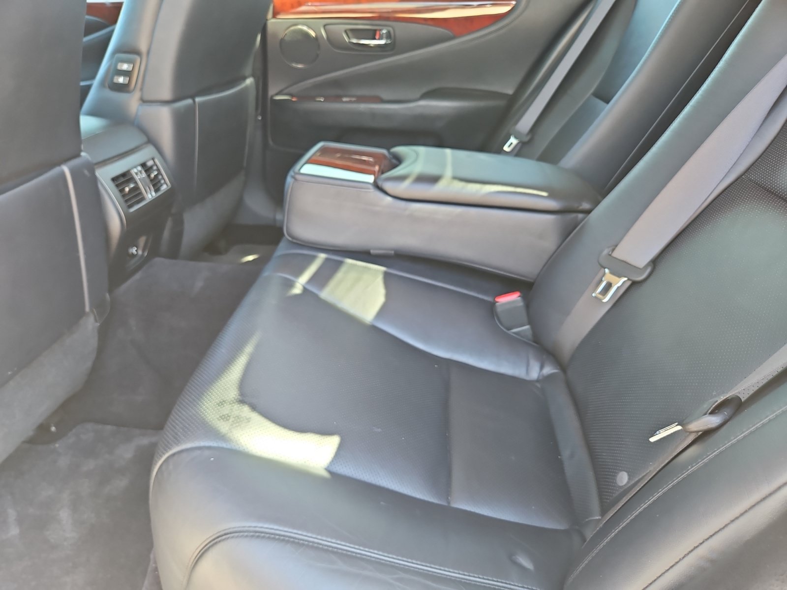 Used 2009 Lexus LS 460 RWD image 10