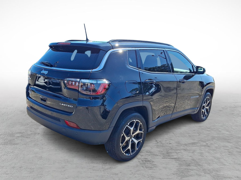 Used 2025 Jeep Compass Limited AWD/4WD image 5