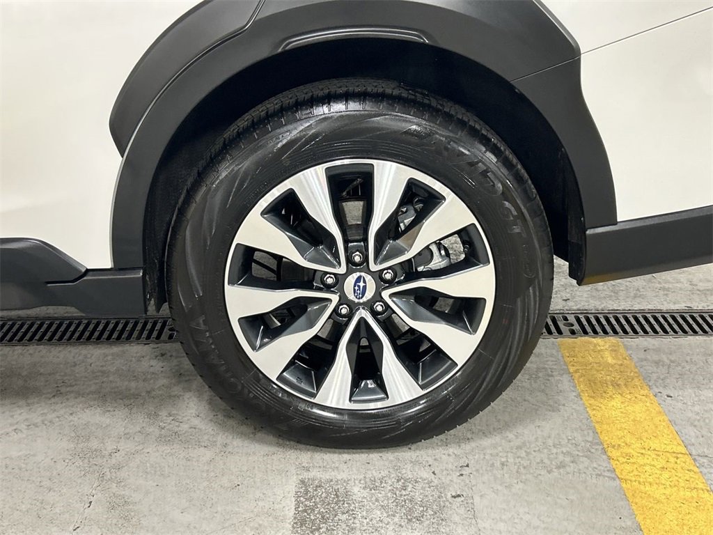 Certified 2025 Subaru Outback Touring XT w/ Tech Package 3 image 11
