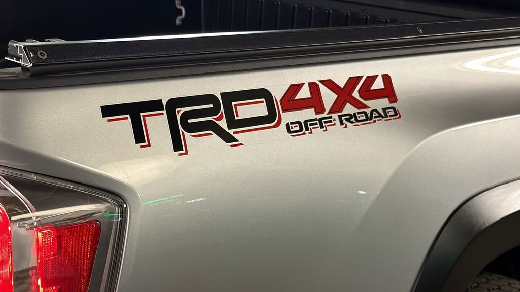 Used 2023 Toyota Tacoma TRD Off-Road image 9