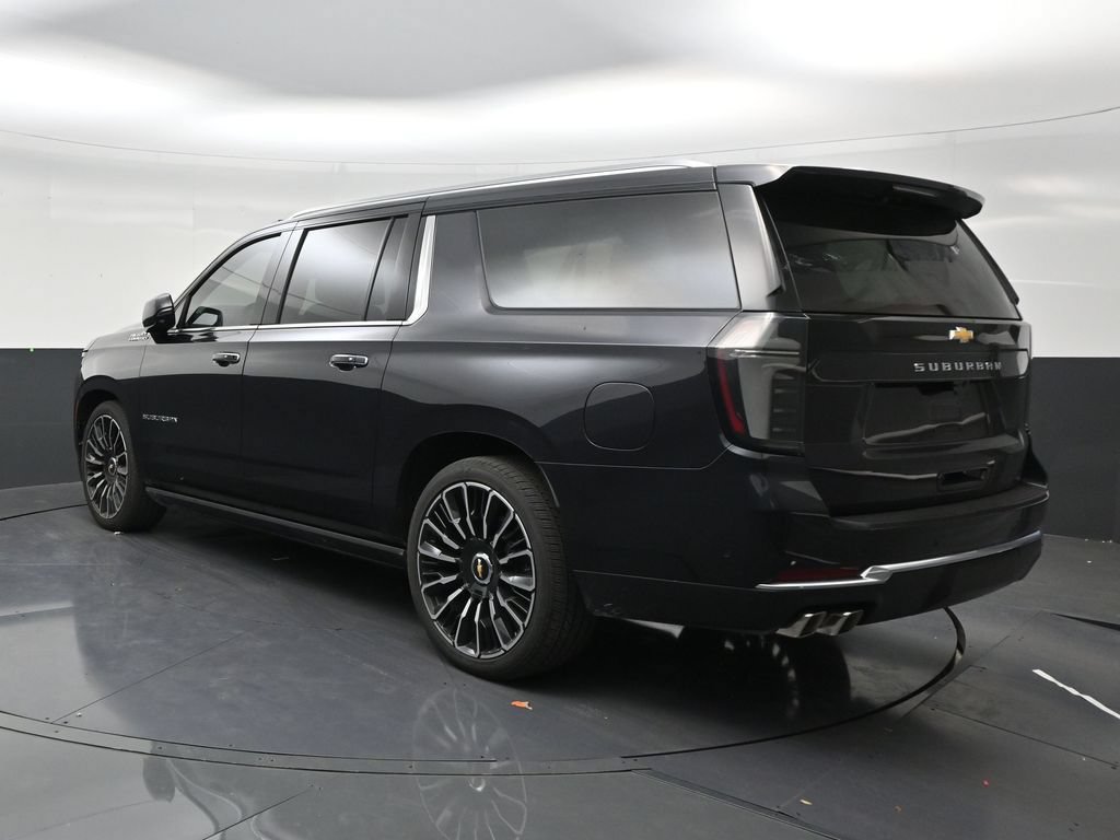 Used 2026 Chevrolet Suburban High Country AWD/4WD image 3
