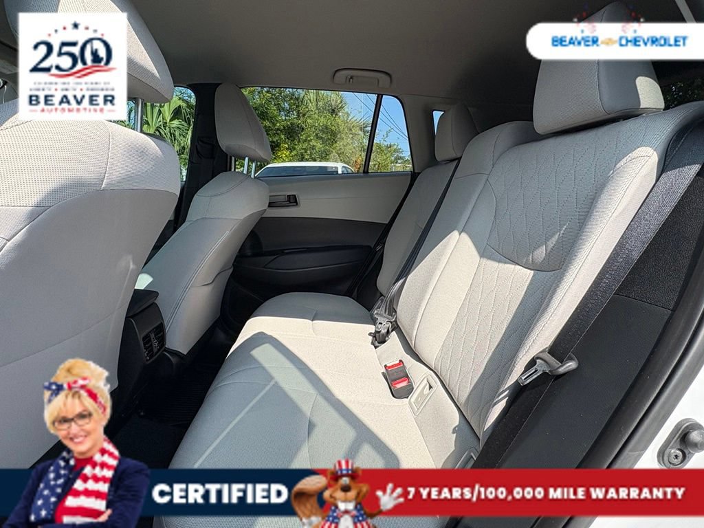 Used 2025 Toyota Corolla Cross LE FWD image 14