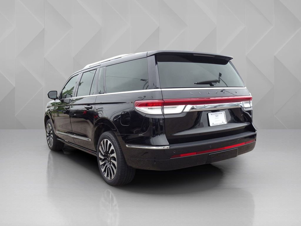Used 2023 Lincoln Navigator L Black Label AWD/4WD image 3