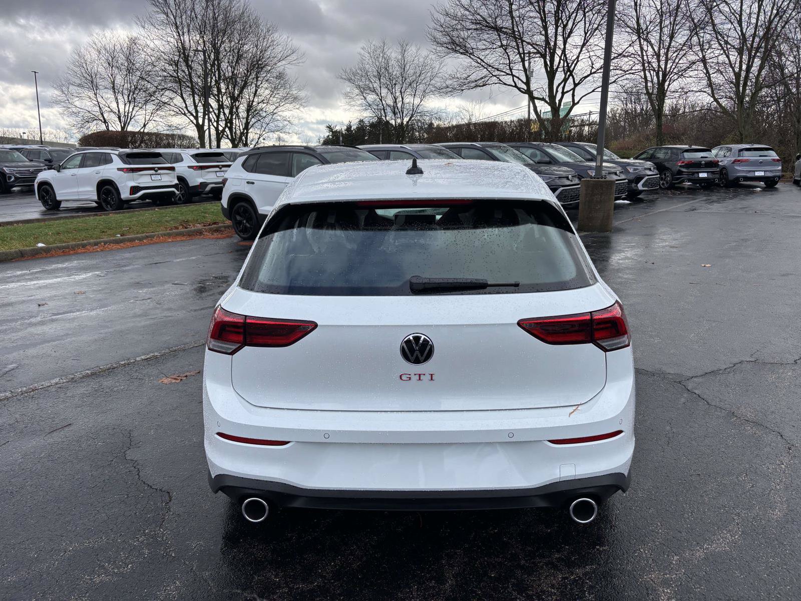 New 2026 Volkswagen GTI SE FWD image 6