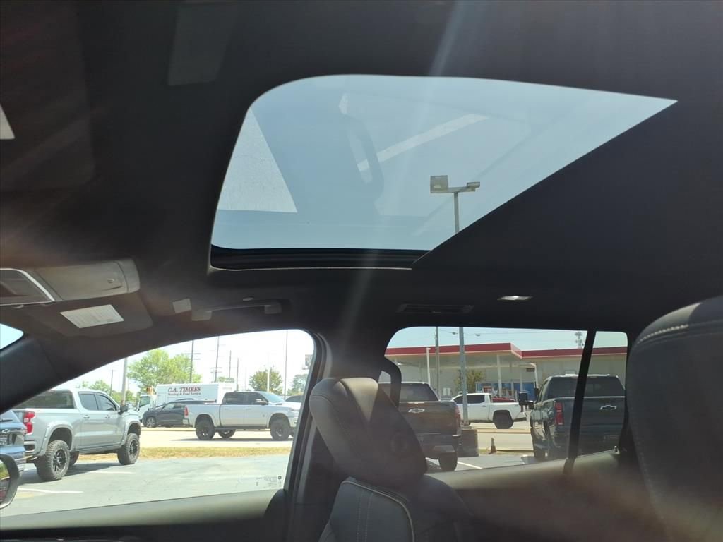 New 2026 Chevrolet Traverse High Country FWD image 11