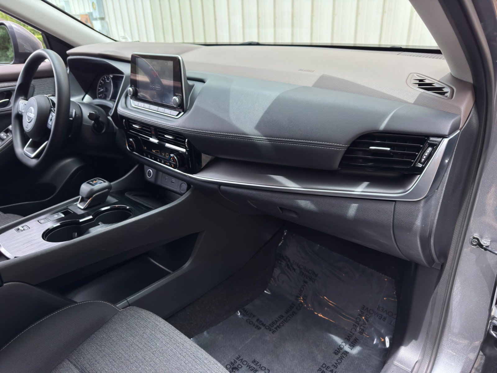 Used 2022 Nissan Rogue SV FWD image 13