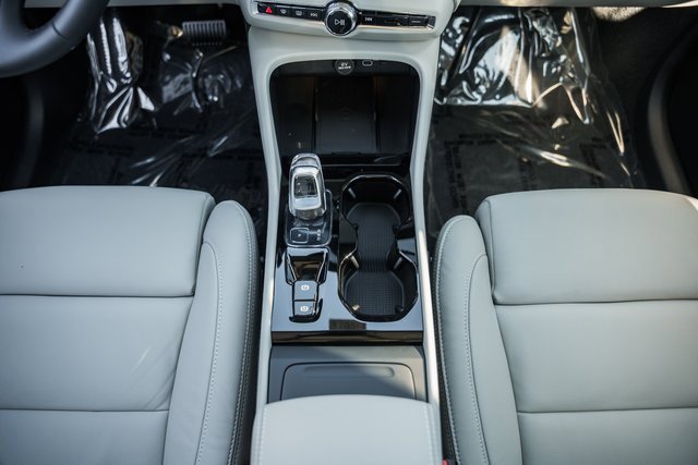 New 2026 Volvo XC40 B5 Plus w/ Protection Package Premier image 28