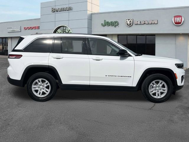 Used 2023 Jeep Grand Cherokee Laredo image 8