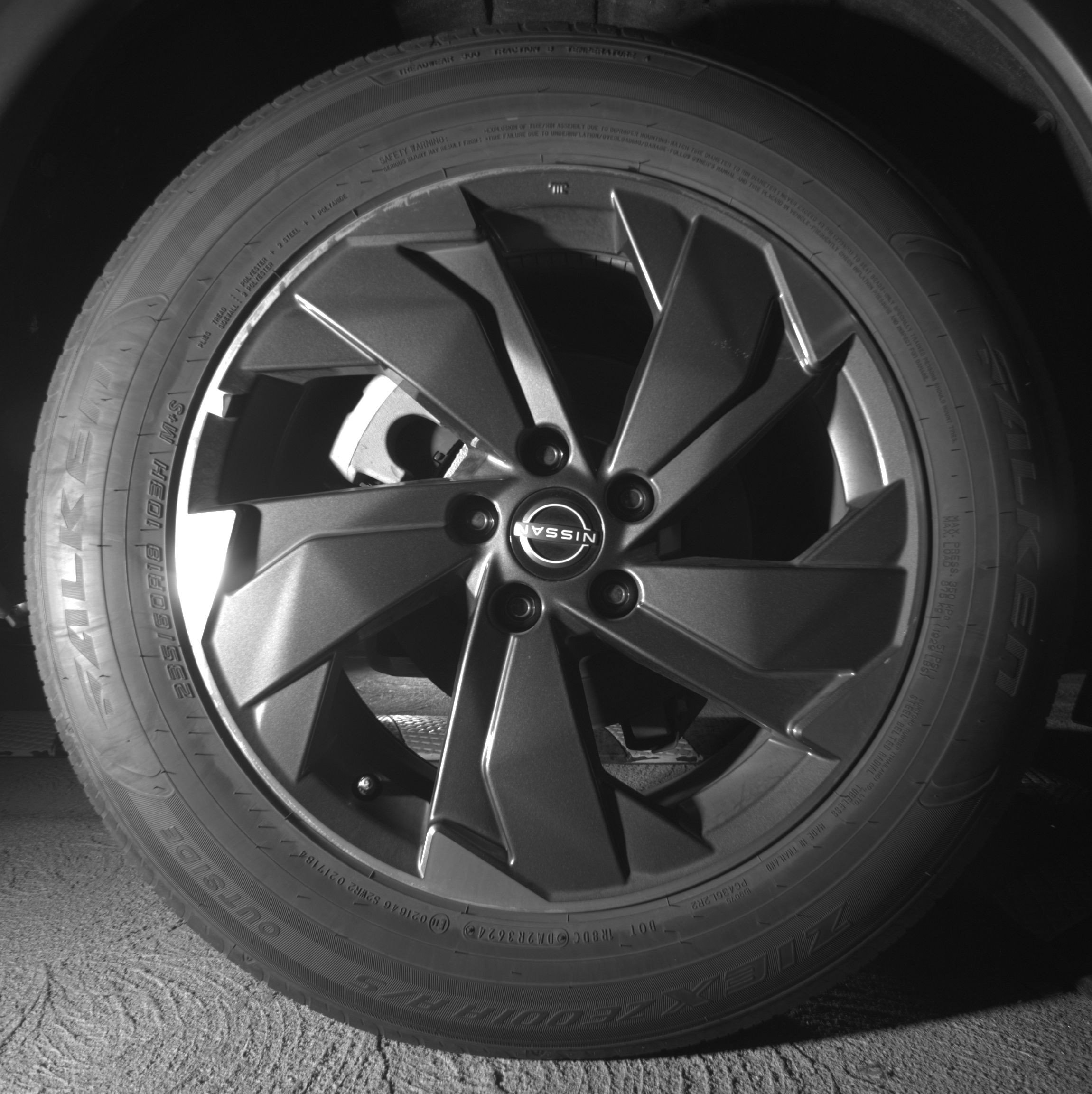 Used 2025 Nissan Rogue SV image 15