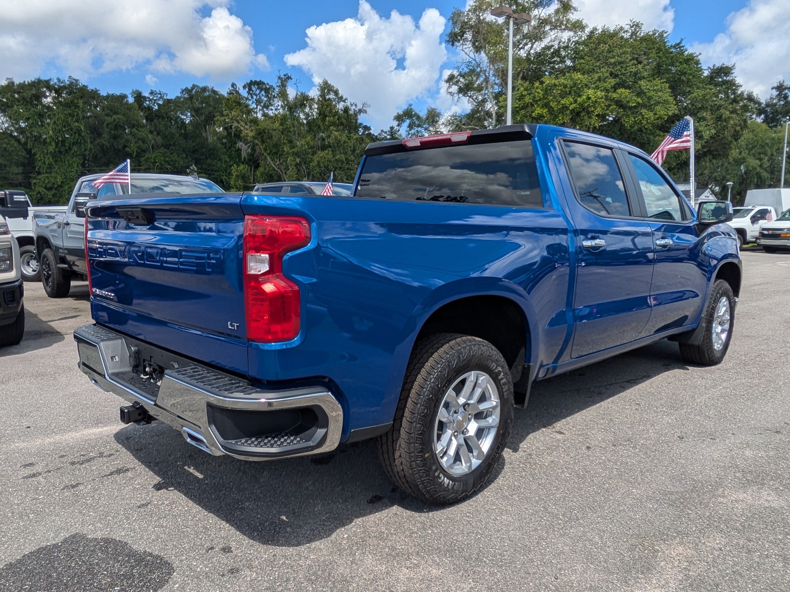 New 2026 Chevrolet Silverado 1500 LT w/ Z71 Off-Road Package AWD/4WD image 4