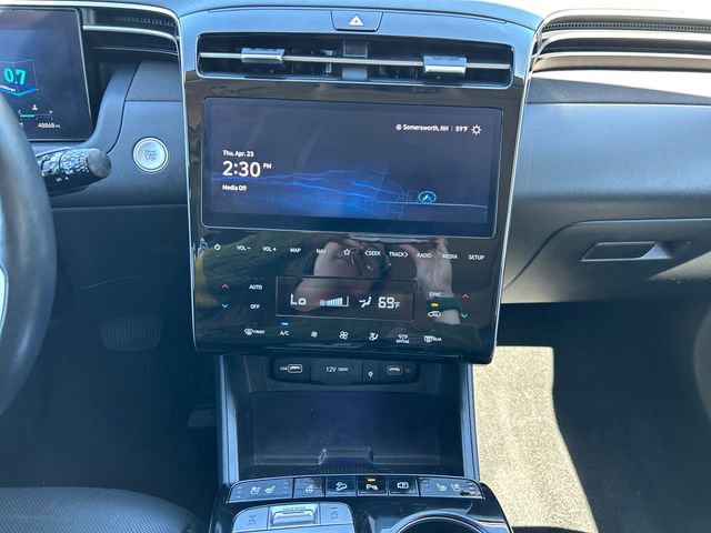 Certified 2022 Hyundai Tucson Limited w/ Winter Package AWD/4WD image 18