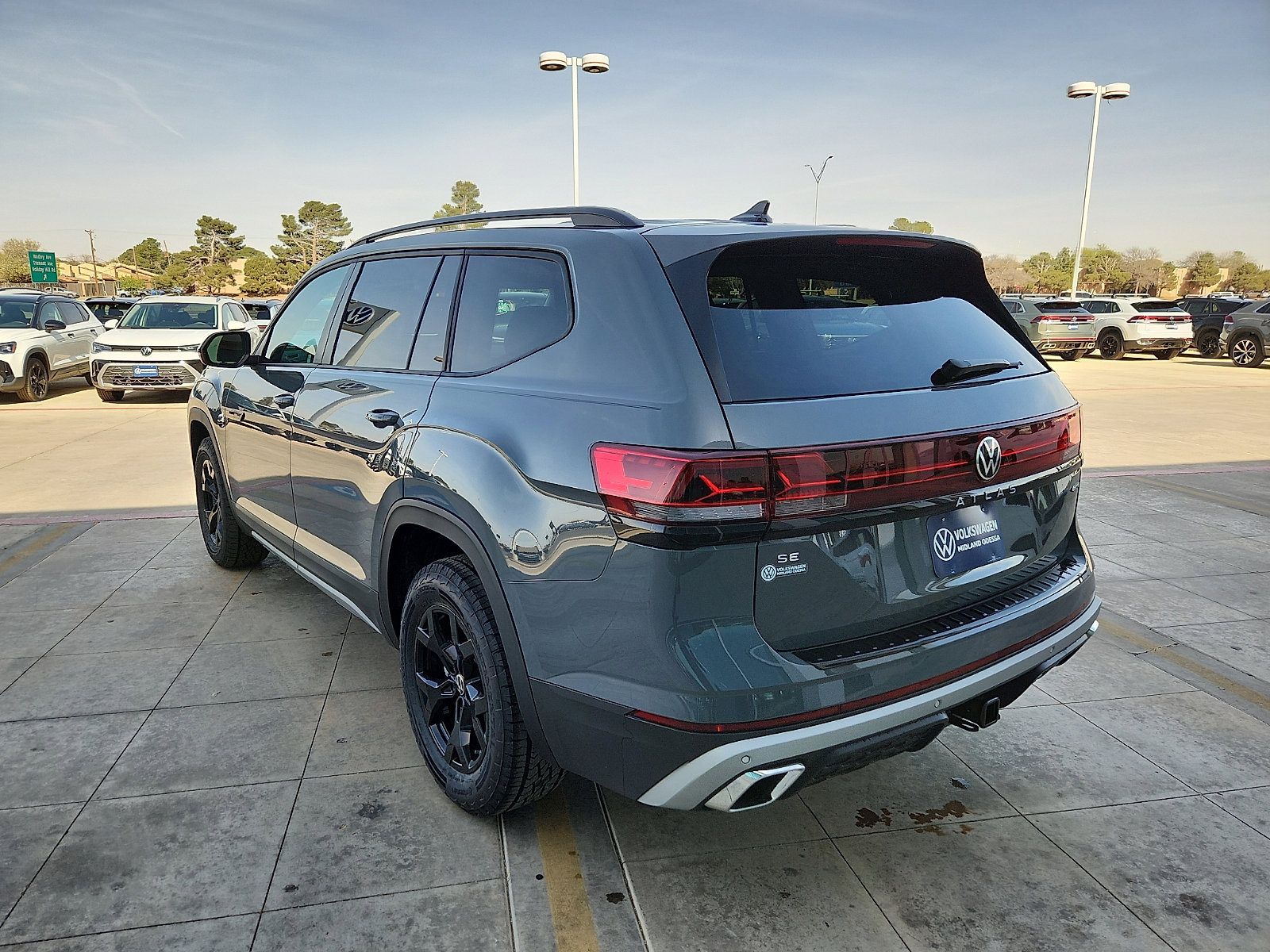 New 2026 Volkswagen Atlas Peak Edition image 5