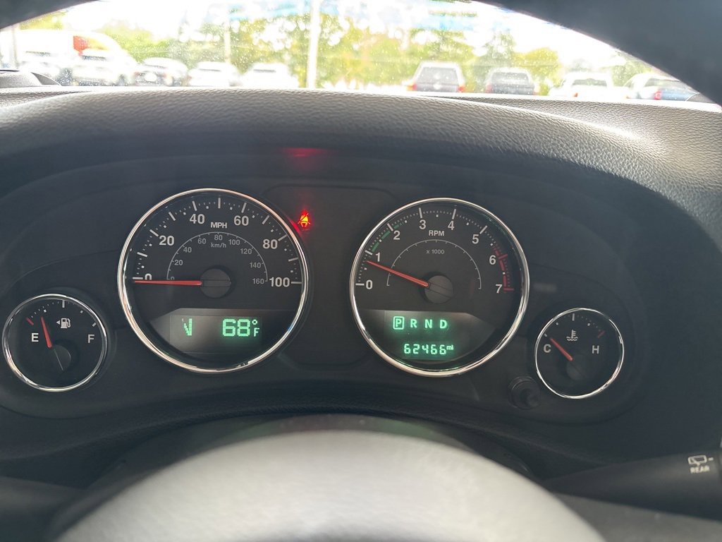 Used 2018 Jeep Wrangler Unlimited Sahara image 11