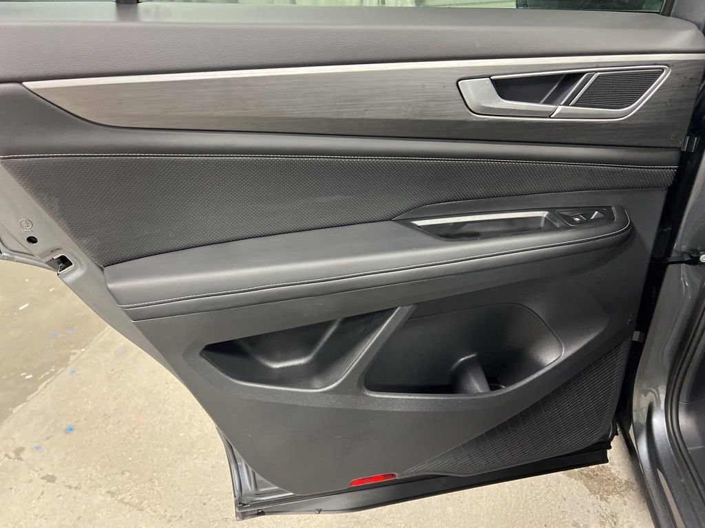 Used 2024 Volkswagen Atlas Cross Sport SE image 18