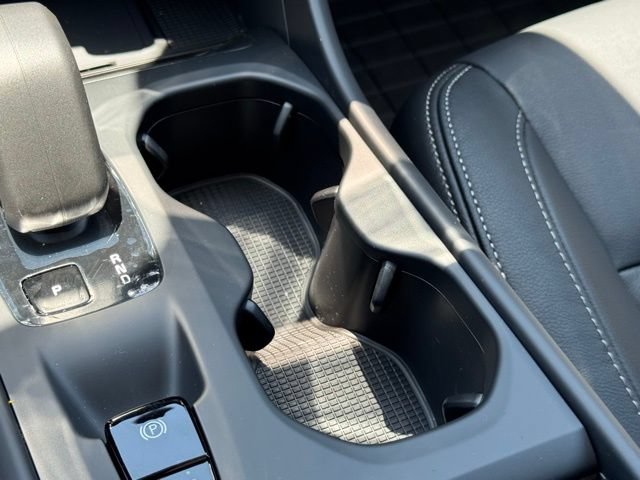 Certified 2025 Volvo XC40 B5 Core w/ Climate Package AWD/4WD image 33