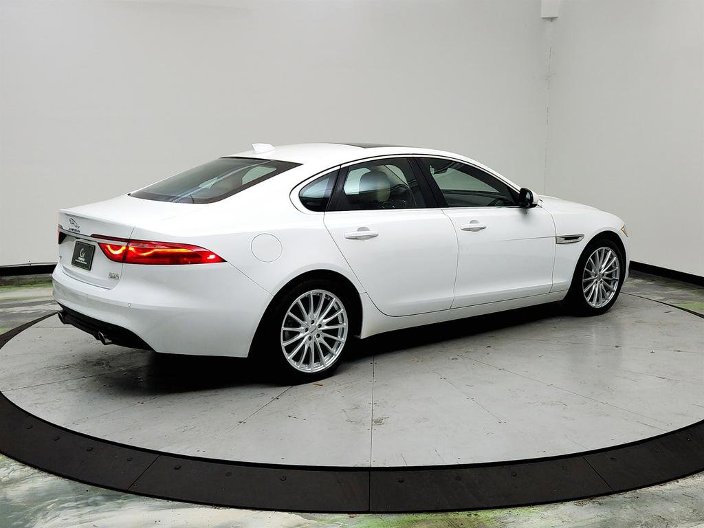 Used 2020 Jaguar XF Prestige image 5