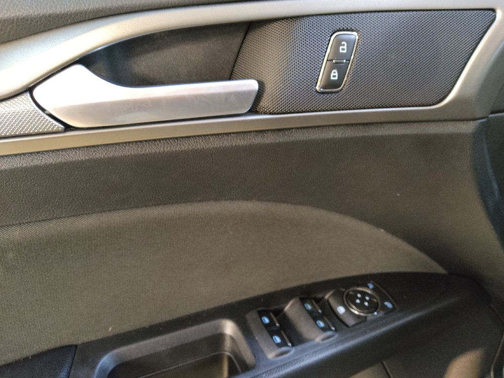 Used 2019 Ford Fusion SE FWD image 27