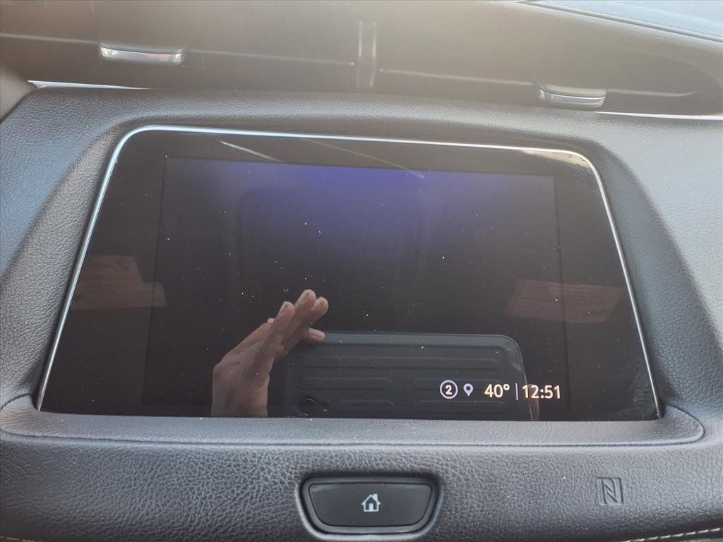 Used 2021 Cadillac XT4 Premium Luxury w/ Cold Weather Package image 15