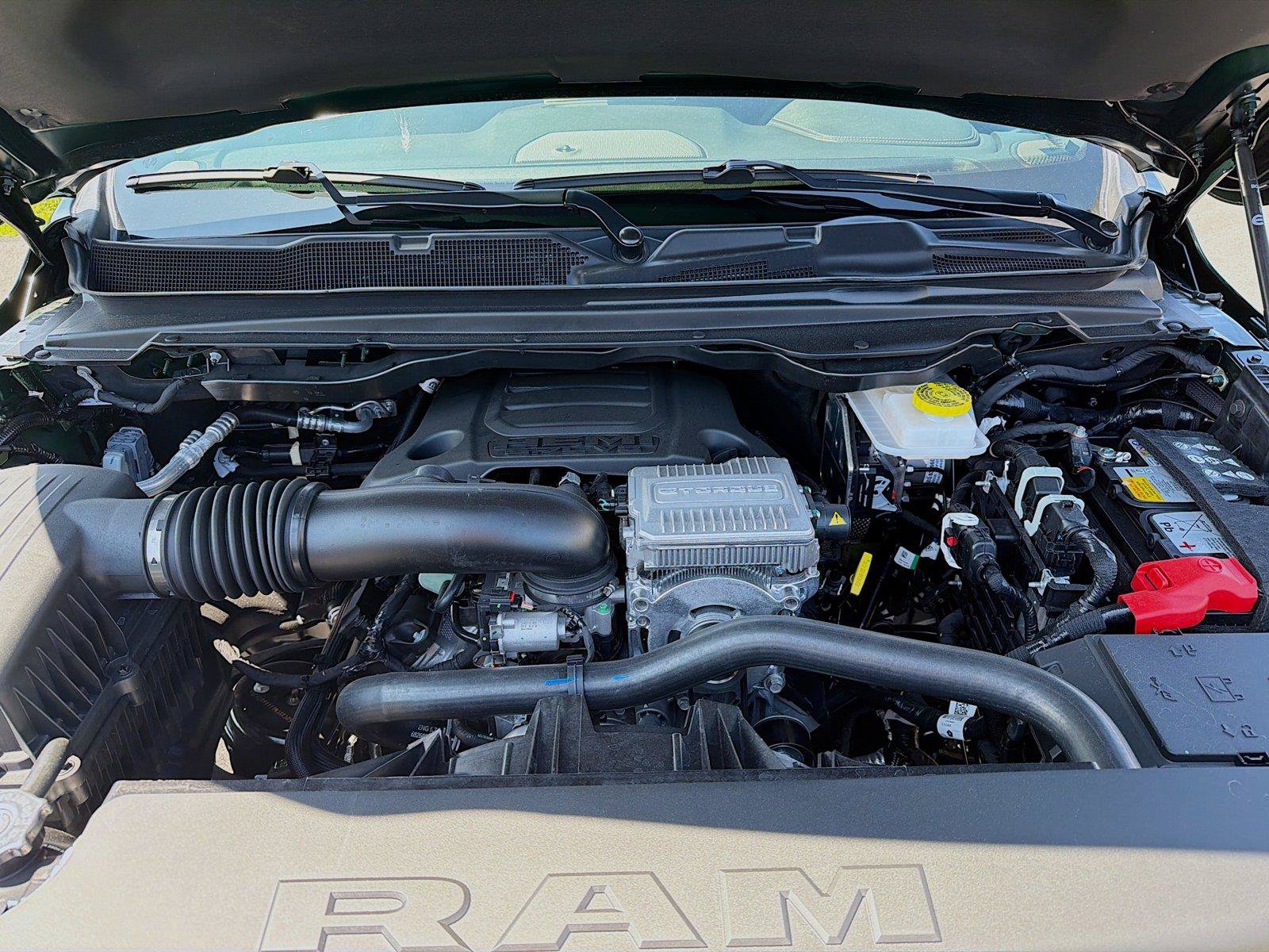 New 2026 RAM 1500 Laramie AWD/4WD image 32