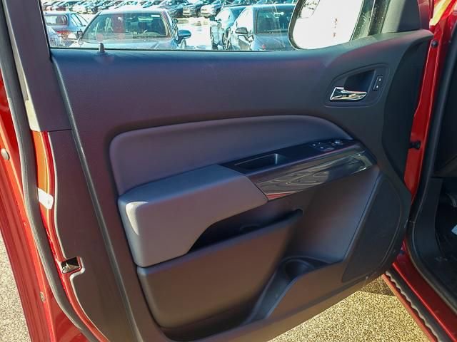 Used 2022 Chevrolet Colorado Z71 AWD/4WD image 9