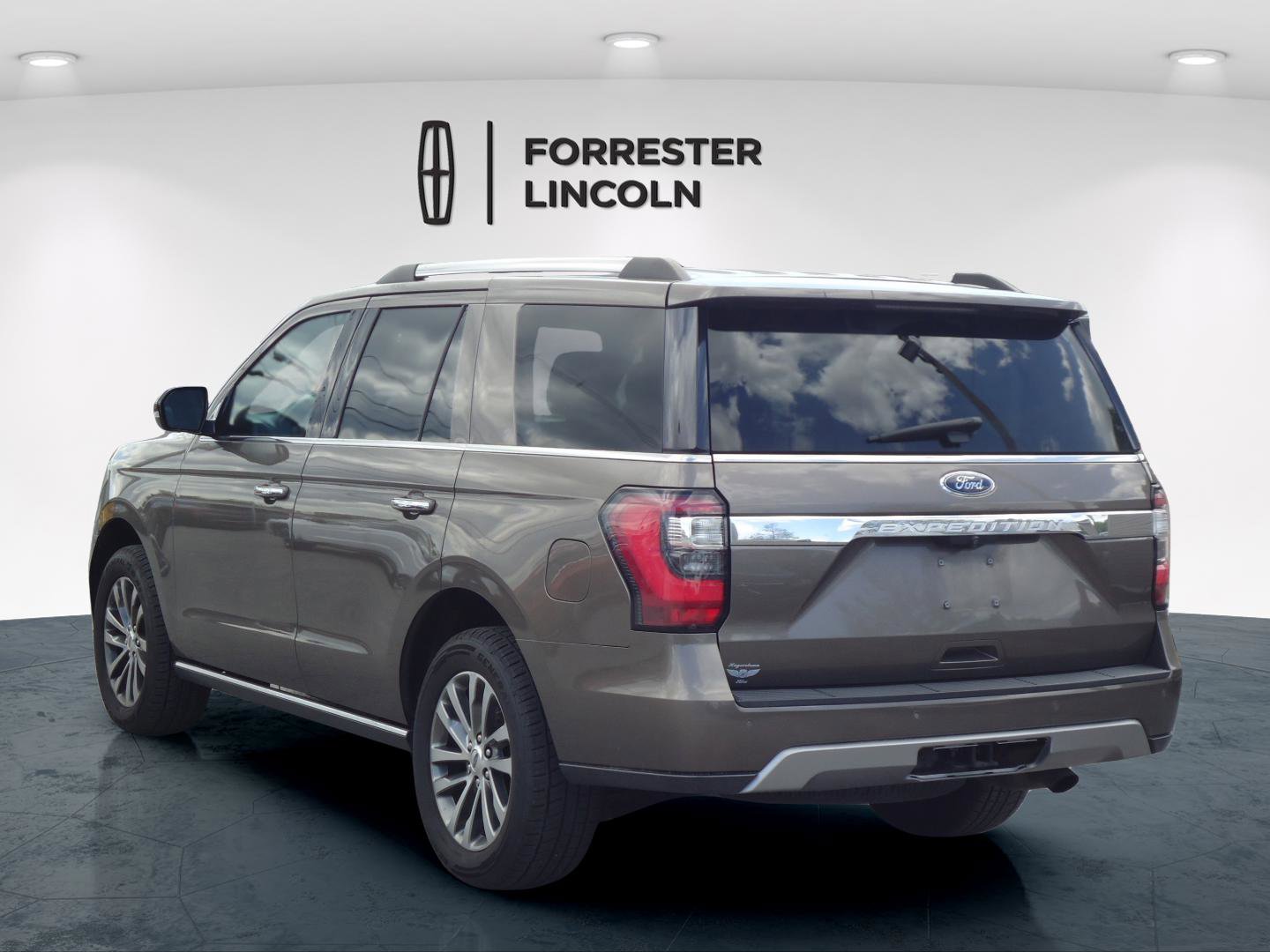 Used 2018 Ford Expedition Limited AWD/4WD image 5