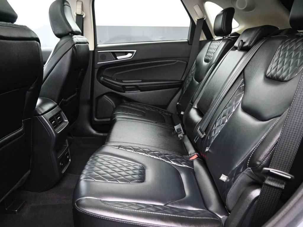 Used 2023 Ford Edge Titanium w/ Class II Trailer Tow Package AWD/4WD image 11