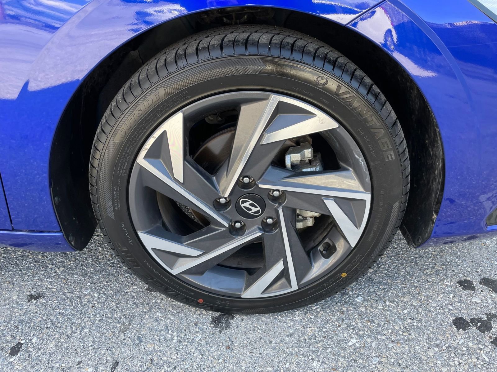 Used 2025 Hyundai Elantra SEL image 32