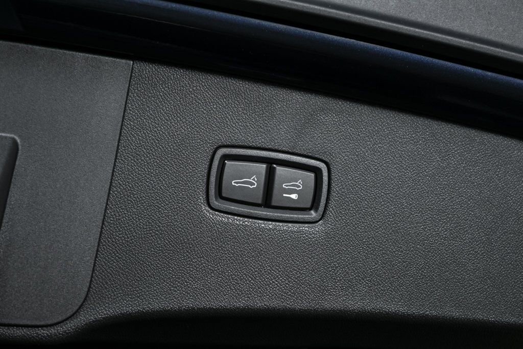 Certified 2025 Porsche Cayenne Coupe image 32