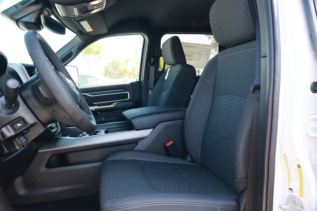 New 2026 RAM 3500 Big Horn AWD/4WD image 17