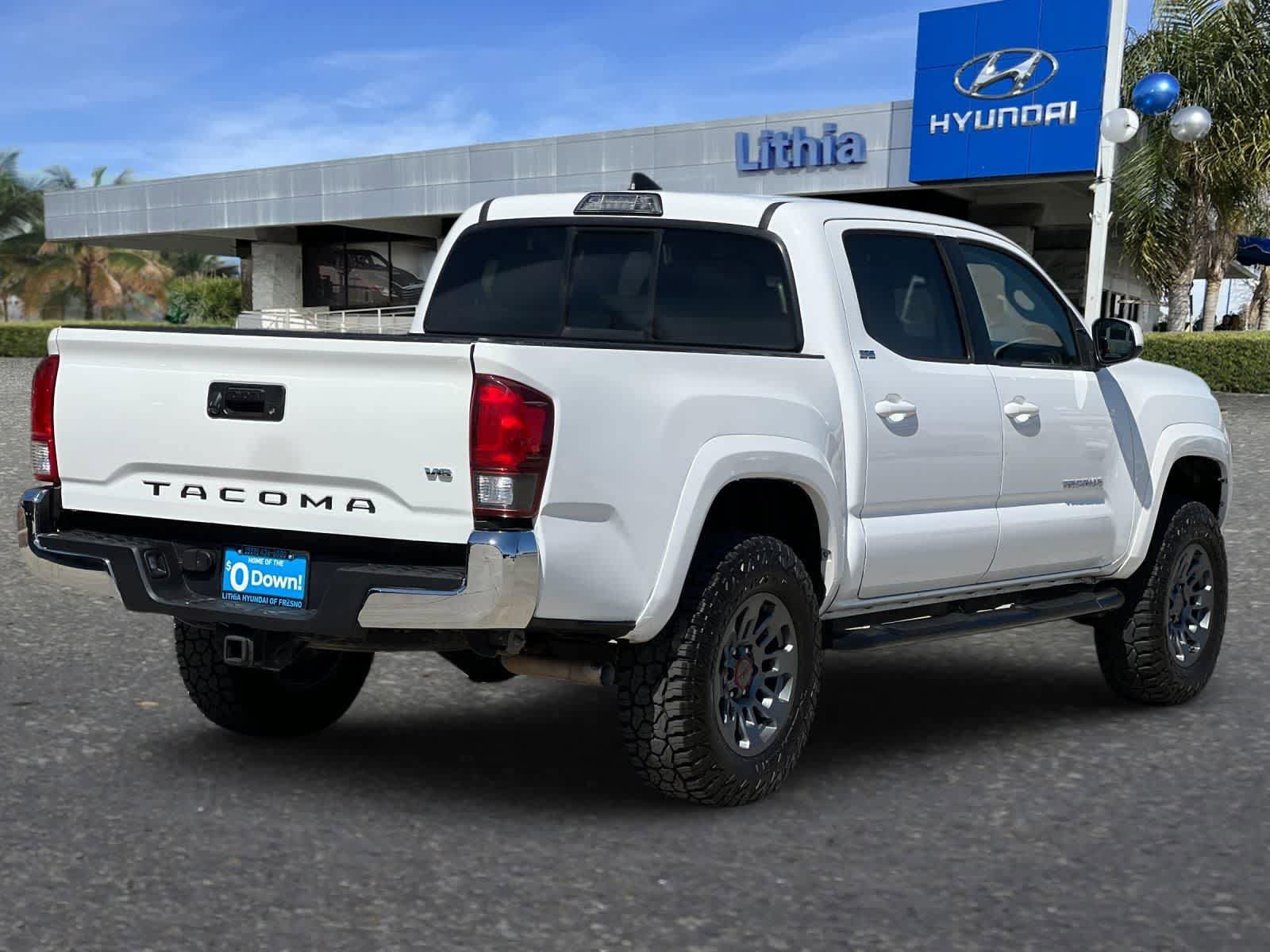 Used 2017 Toyota Tacoma SR5 w/ Tow Package RWD video 3