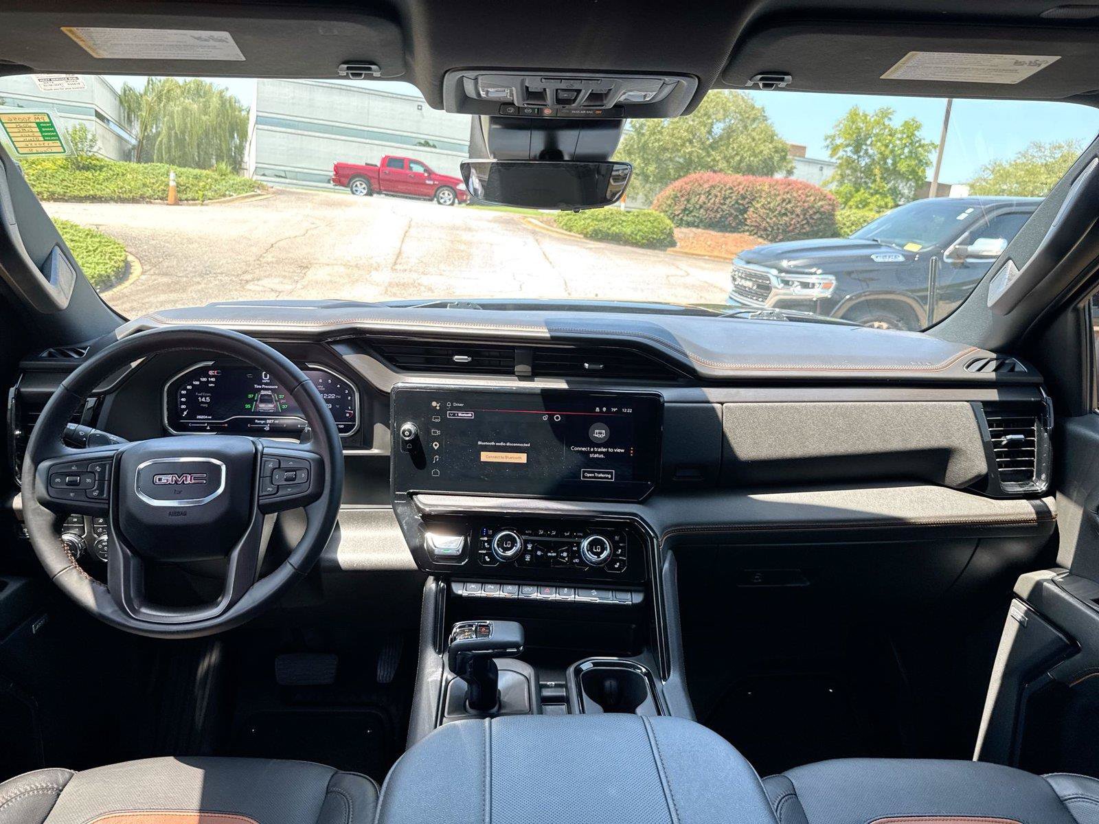Used 2024 GMC Sierra 1500 AT4 w/ Technology Package AWD/4WD image 2