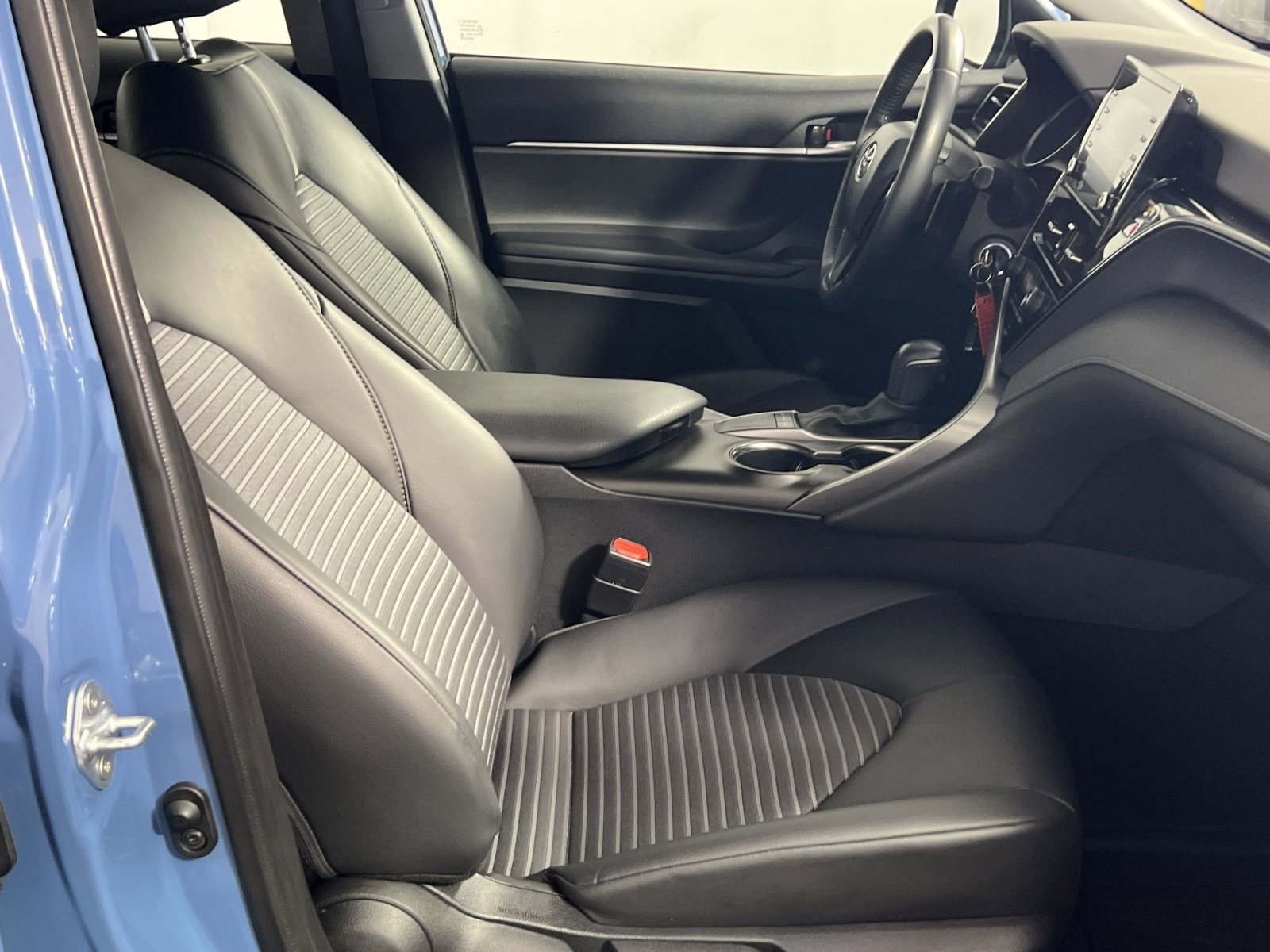 Used 2023 Toyota Camry SE image 28