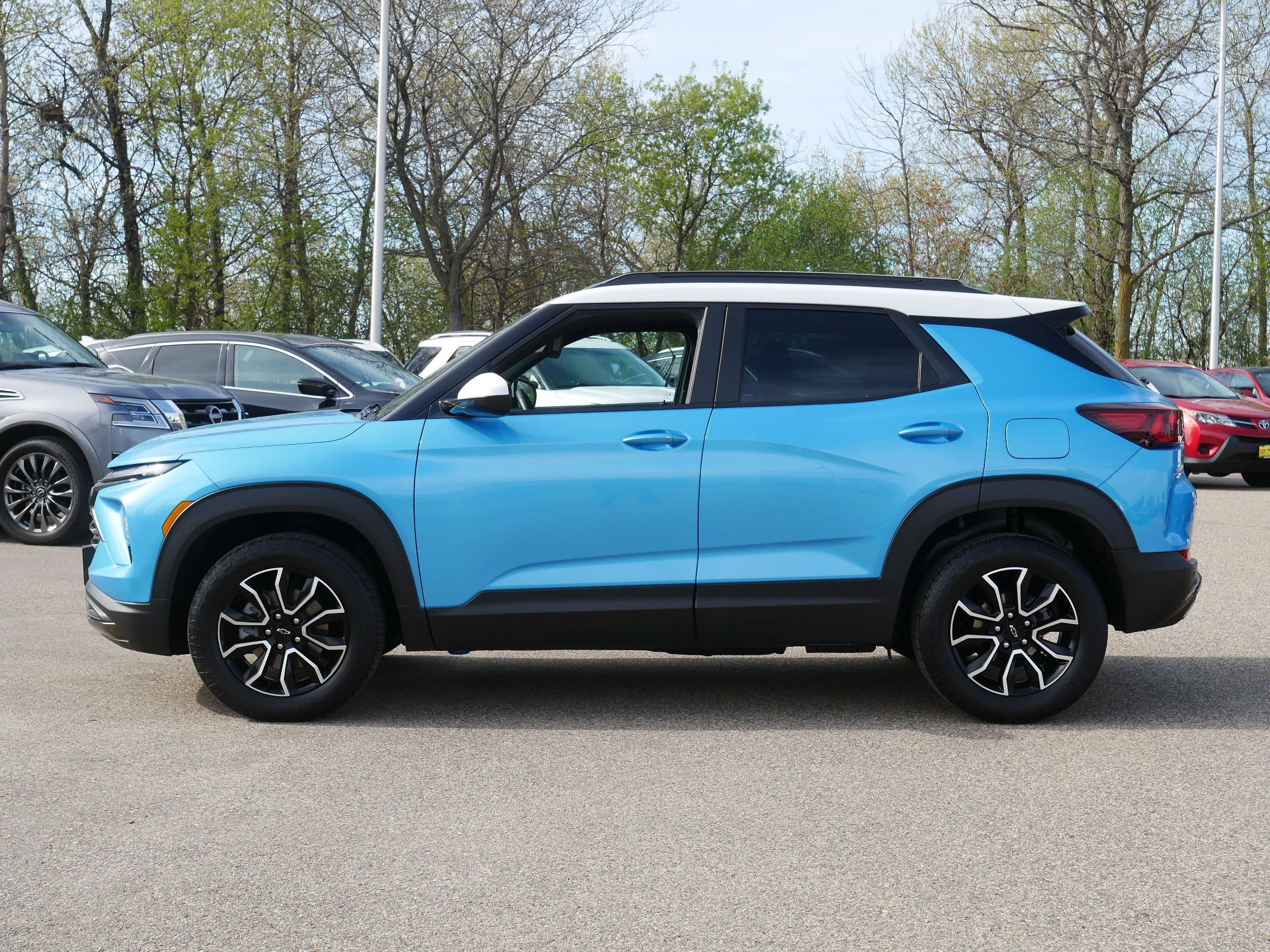 Used 2025 Chevrolet TrailBlazer ACTIV w/ Convenience Package AWD/4WD image 4