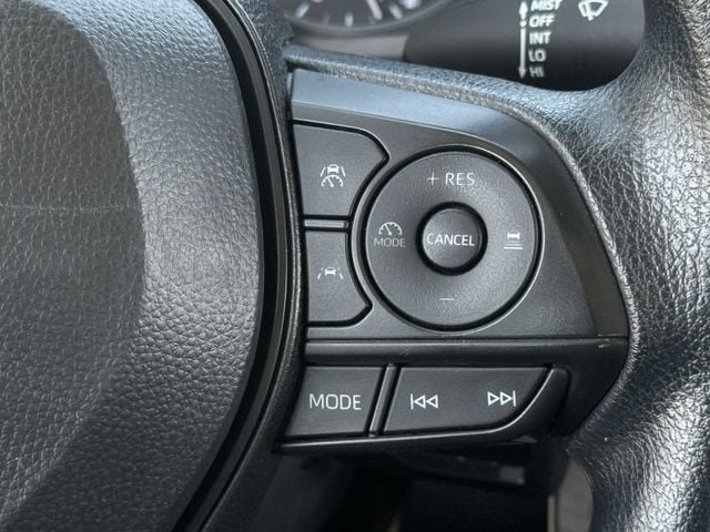 Used 2025 Toyota Corolla LE FWD image 15