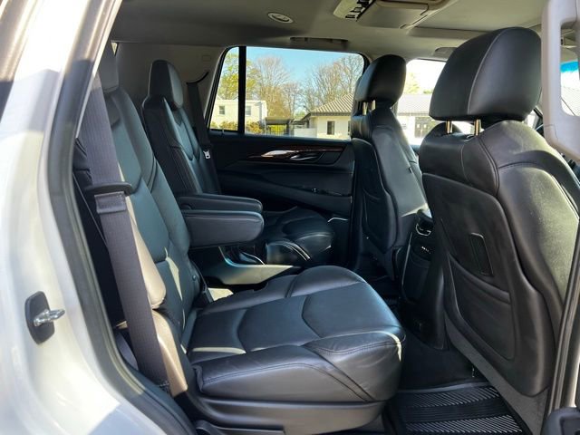 Used 2016 Cadillac Escalade Luxury AWD/4WD image 19