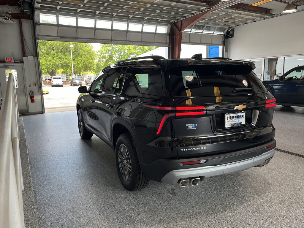 New 2026 Chevrolet Traverse LT FWD image 6