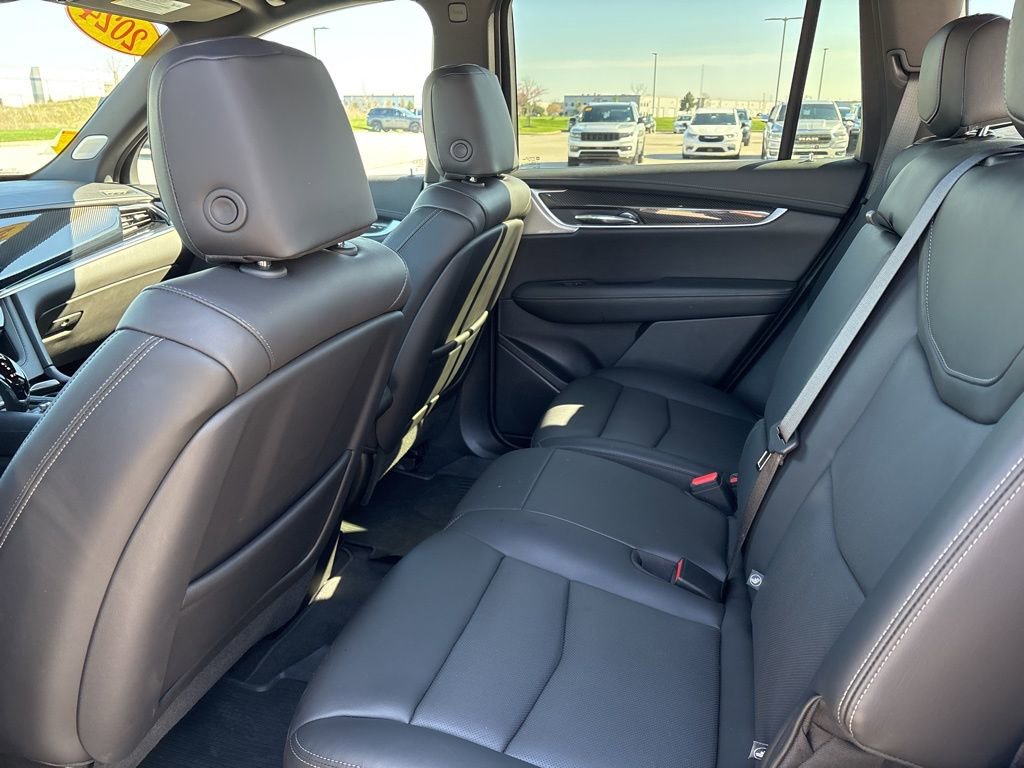 Used 2024 Cadillac XT6 Sport image 9