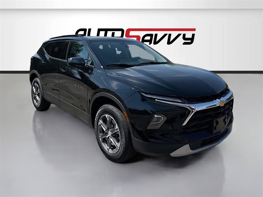 Used 2025 Chevrolet Blazer LT image 1