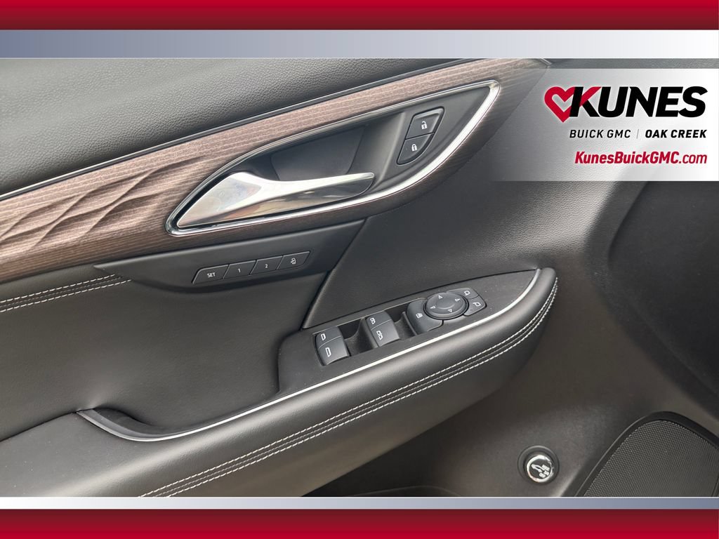 Used 2023 Buick Envision Avenir AWD/4WD image 21