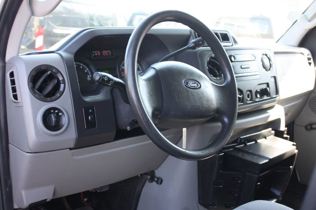 Used 2013 Ford E-350 and Econoline 350 Super Duty RWD image 12