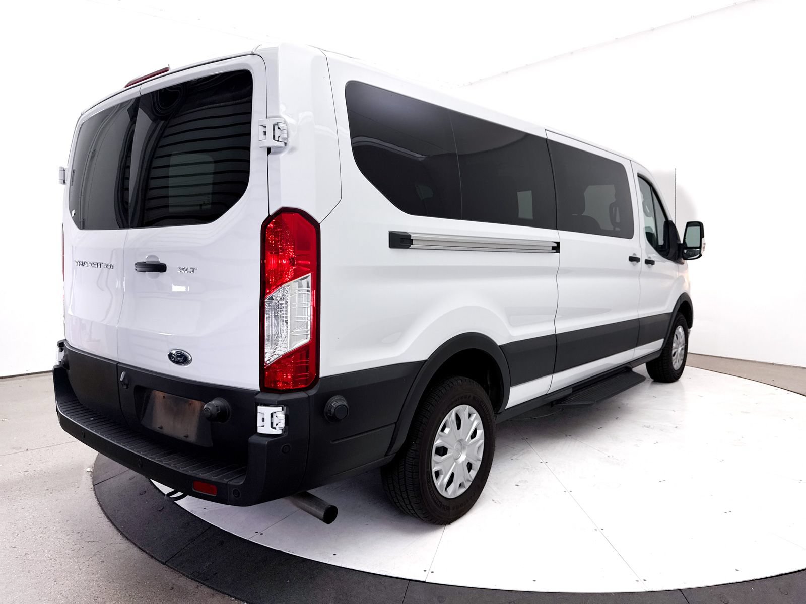 Used 2024 Ford Transit 350 XLT RWD image 16