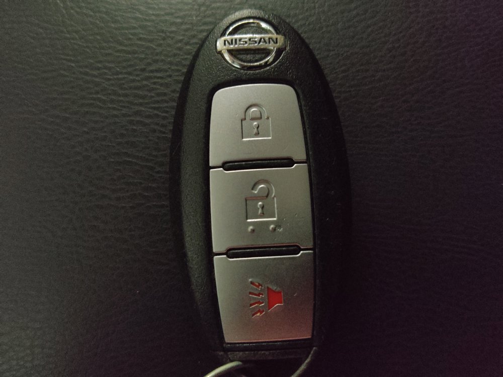 Used 2015 Nissan Rogue SV w/ SV Moonroof Package FWD image 32