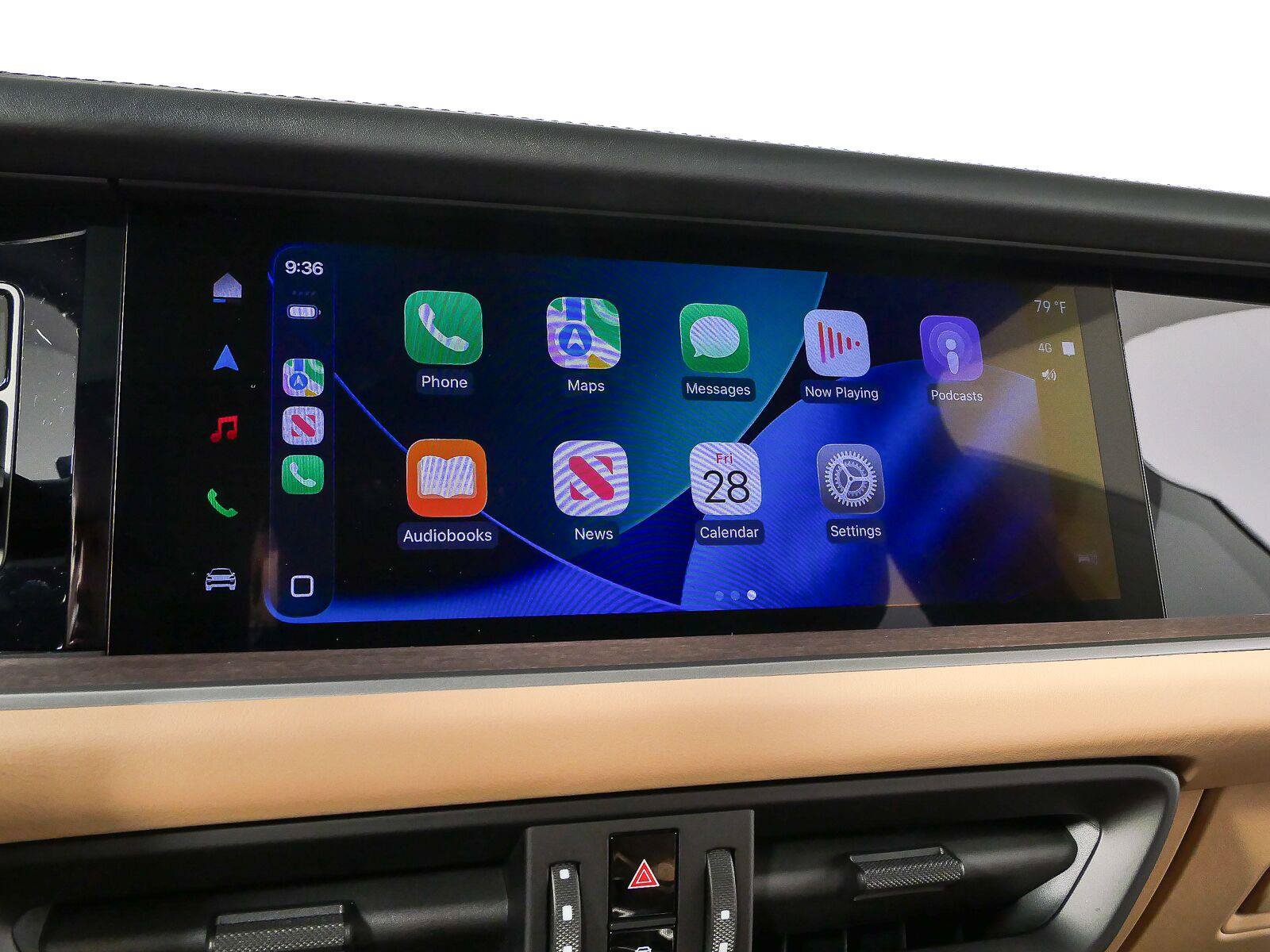 Certified 2026 Porsche Cayenne E-Hybrid AWD/4WD image 16
