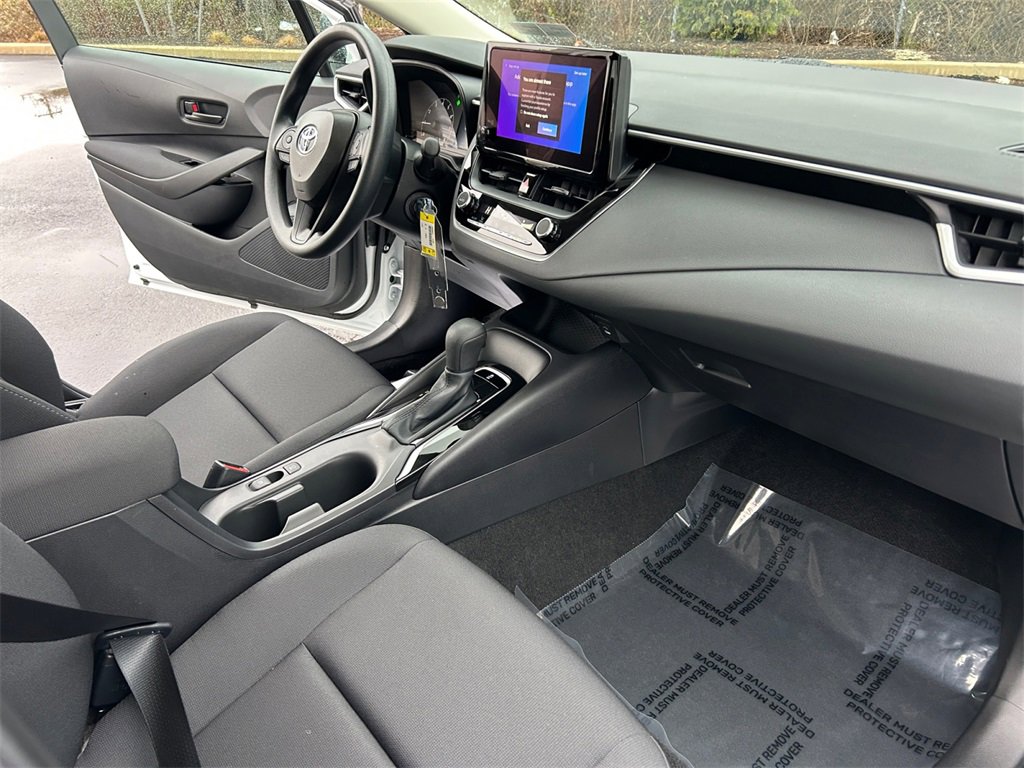 Used 2025 Toyota Corolla LE image 21