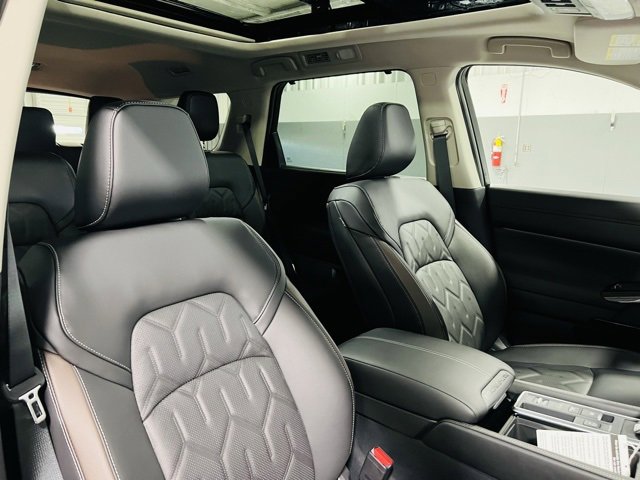New 2026 Nissan Pathfinder Platinum image 37