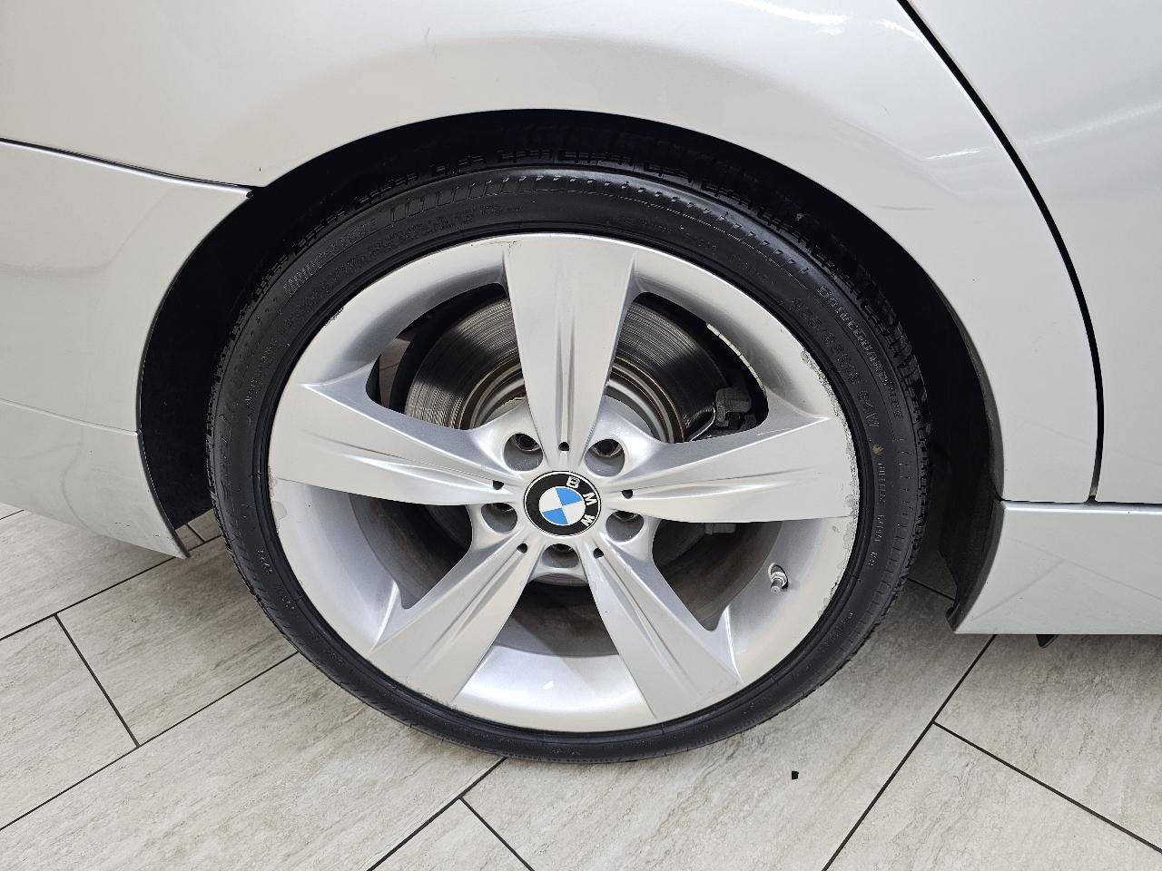 Used 2011 BMW 335i Sedan image 39