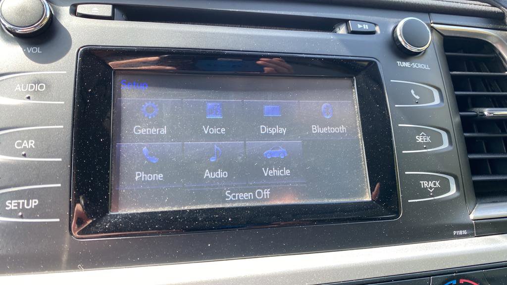 Used 2019 Toyota Highlander LE AWD/4WD image 33