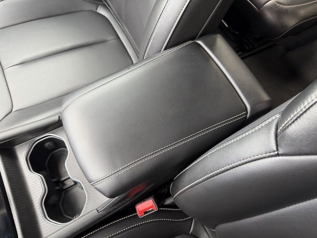 Used 2024 Jeep Grand Cherokee L Limited w/ Black Appearance Package image 25