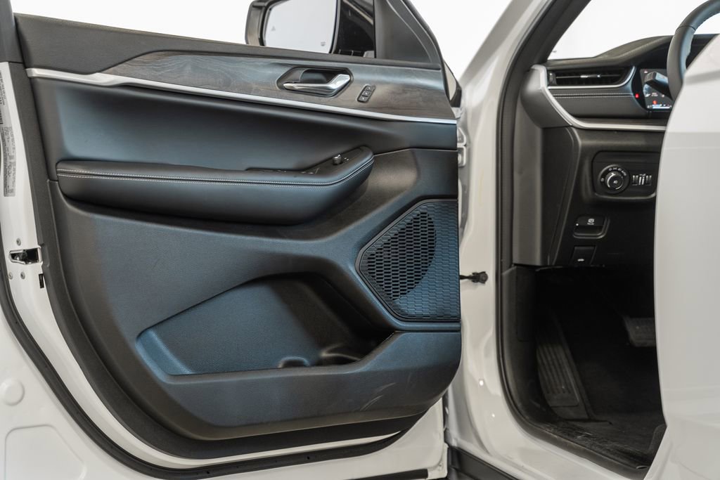 New 2025 Jeep Grand Cherokee Limited w/ MOPAR Finishing Package image 35