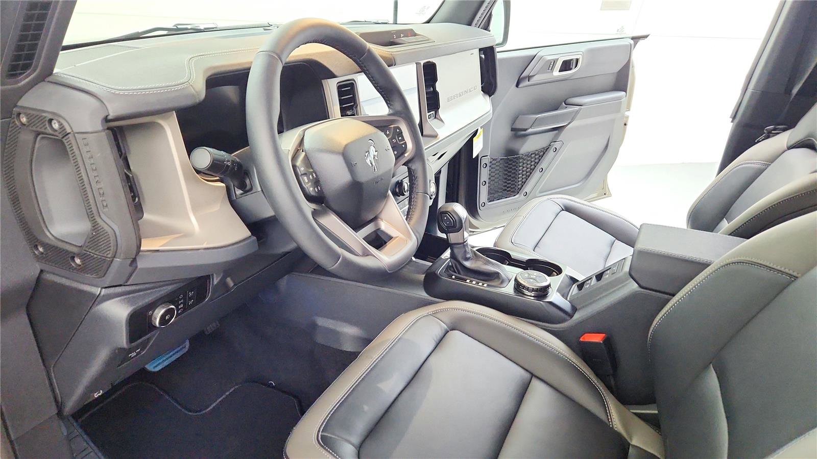 New 2026 Ford Bronco Outer Banks image 14